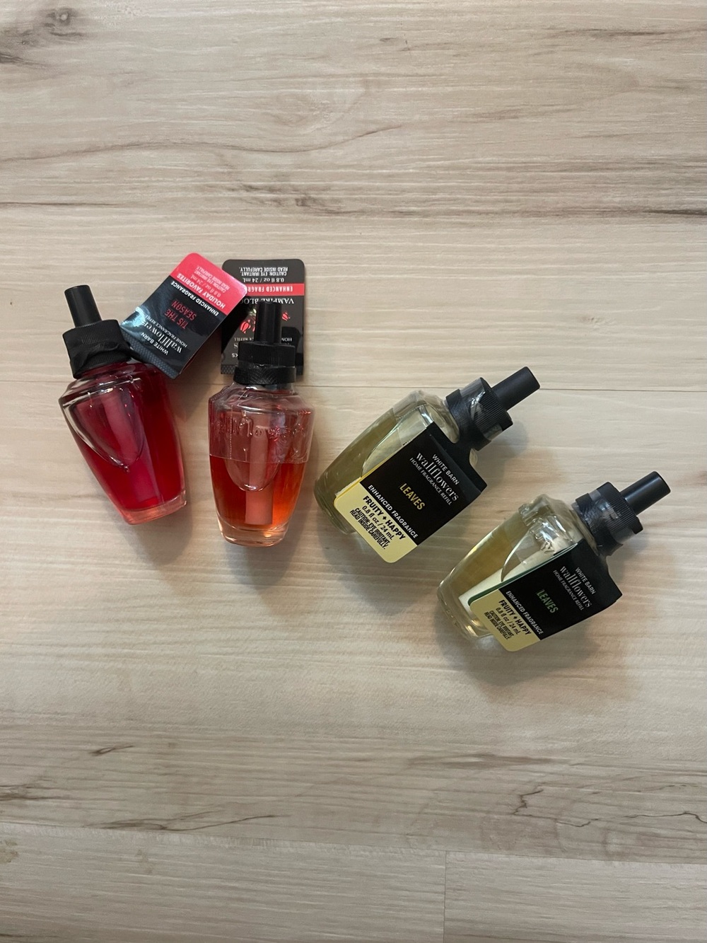 White Barn Wallflowers plug in oil bundle of 4
Includes: